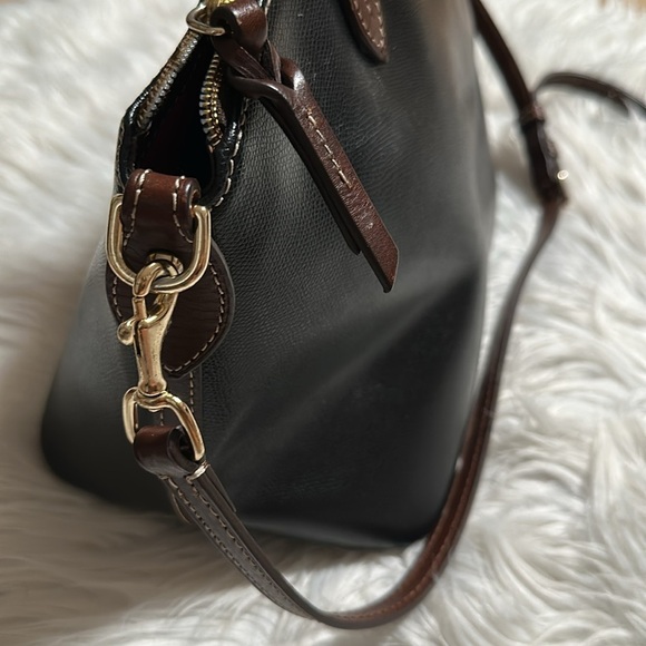 Vintage Dooney & Bourke Black/Brown, Leather bag w/ crossbody strap - Picture 4 of 15